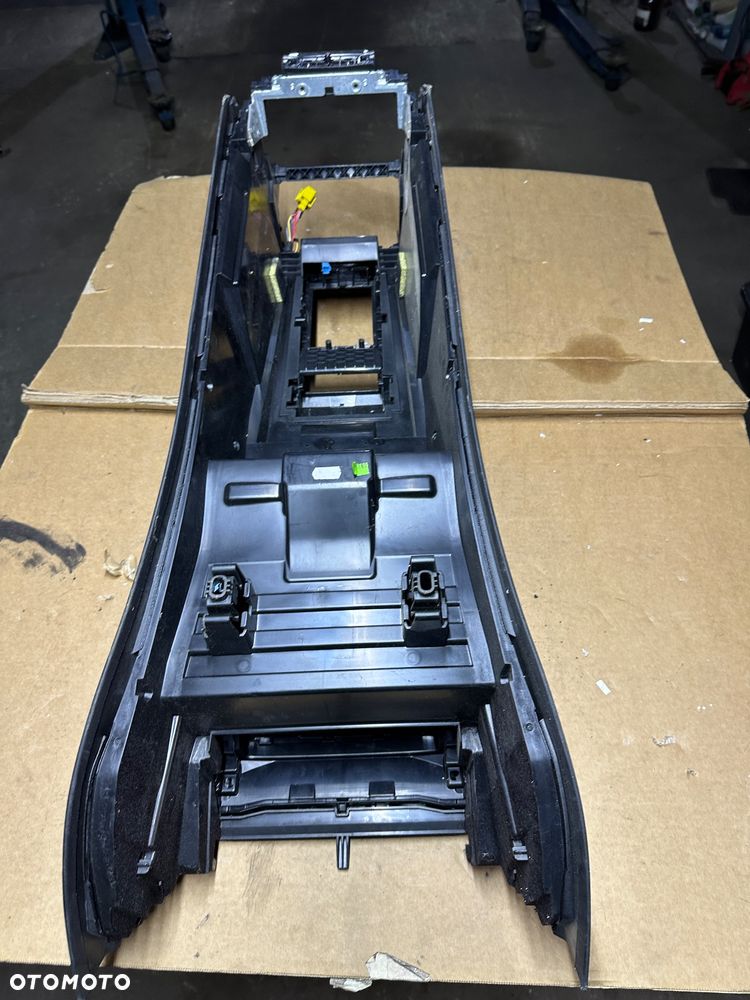 MERCEDES S 222 AMG 63 s lift s coupé c 217 cup Hölder ładowarka indukcyjna podłokietnik gniazdo USB touch pad idrive mmi panel wydechu aktywnego - 15