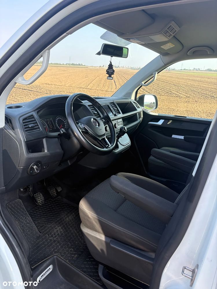 Volkswagen Multivan - 16