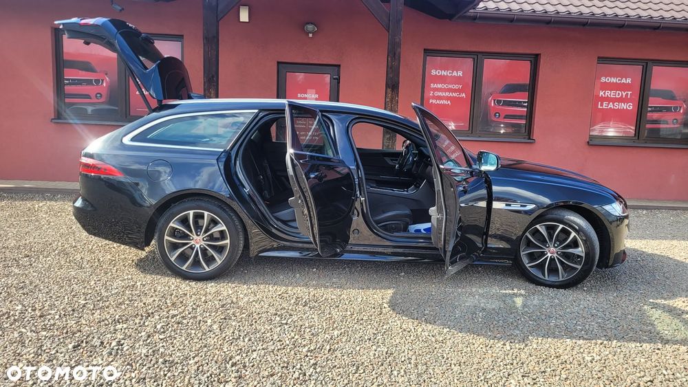 Jaguar XF 20d Portfolio - 6