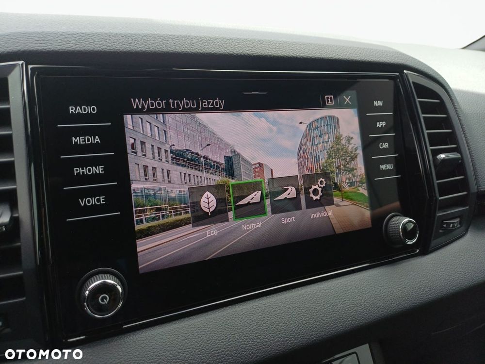 Skoda Karoq 1.5 TSI ACT Sportline DSG - 11