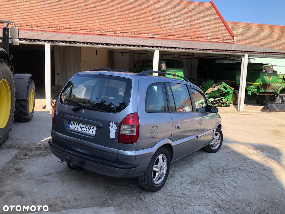 Opel Zafira 1.8 16V Comfort - 1