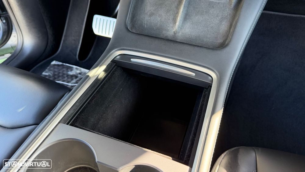 Tesla Model Y Performance Tração Integral - 37
