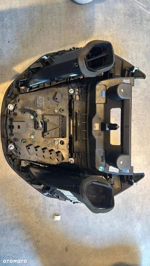 panel radia ford courier 2017r - 1