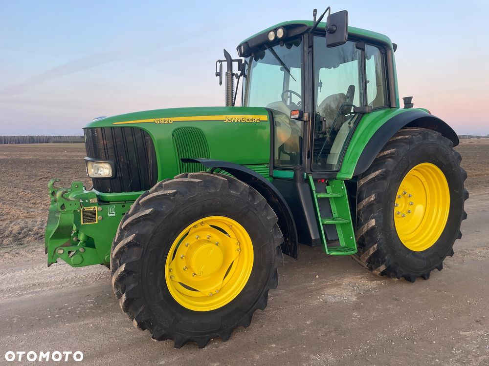 John Deere 6920