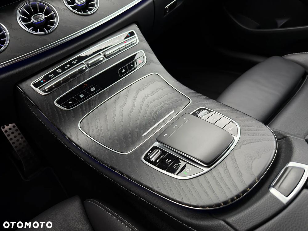 Mercedes-Benz Klasa E 300 AMG - 12