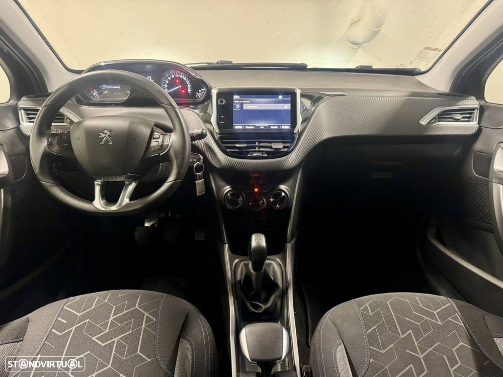 Peugeot 2008 1.2 PureTech Style - 32