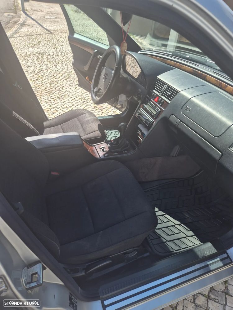 Mercedes-Benz C 220 D Elegance - 3