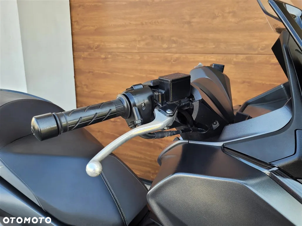 Honda NSS - 22