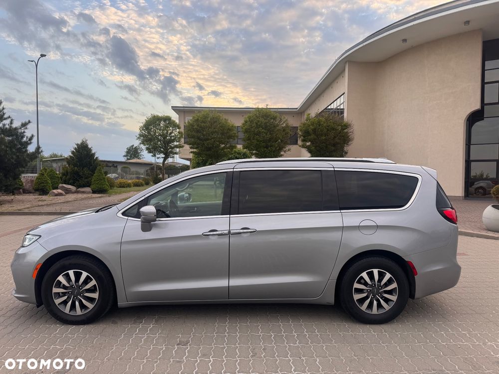 Chrysler Pacifica - 11
