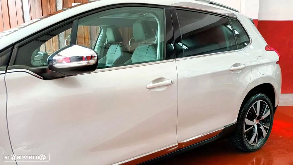 Peugeot 2008 1.2 PureTech Allure - 15