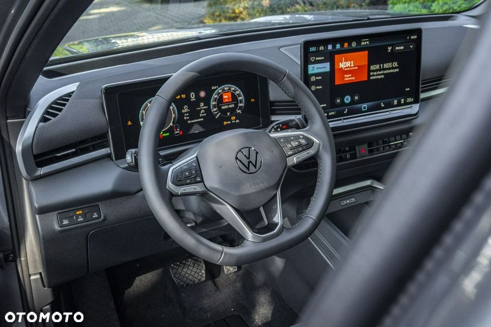 Volkswagen T-Roc - 16