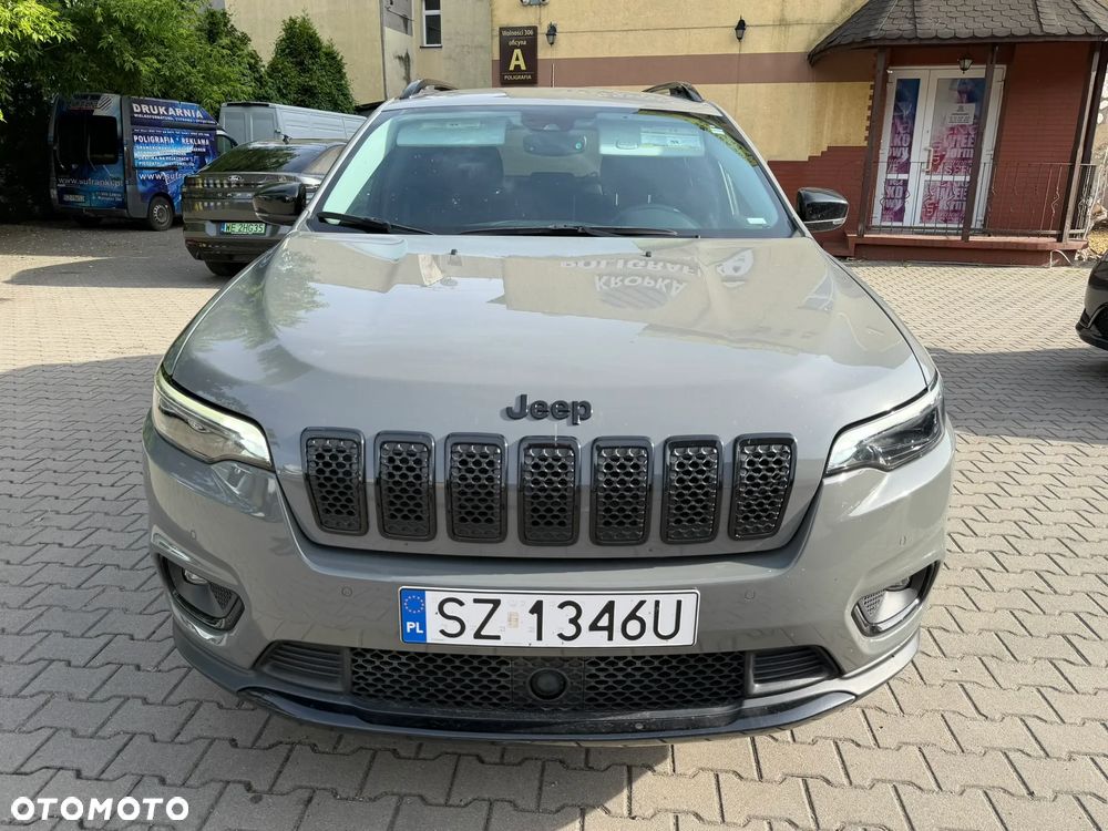 Jeep Cherokee - 4