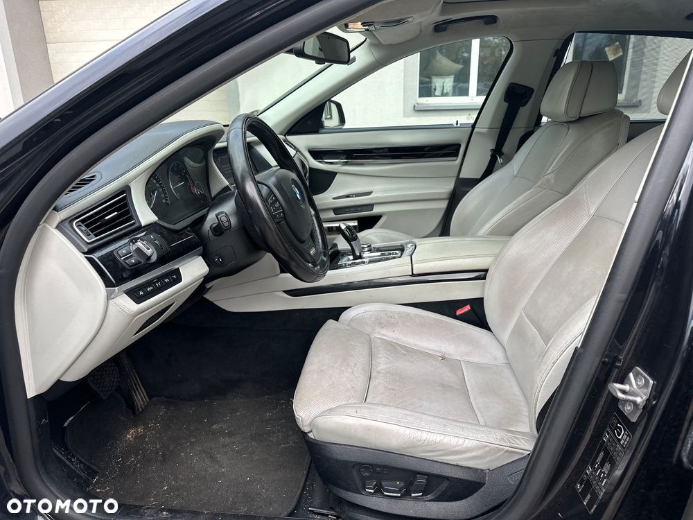 BMW Seria 7 - 30