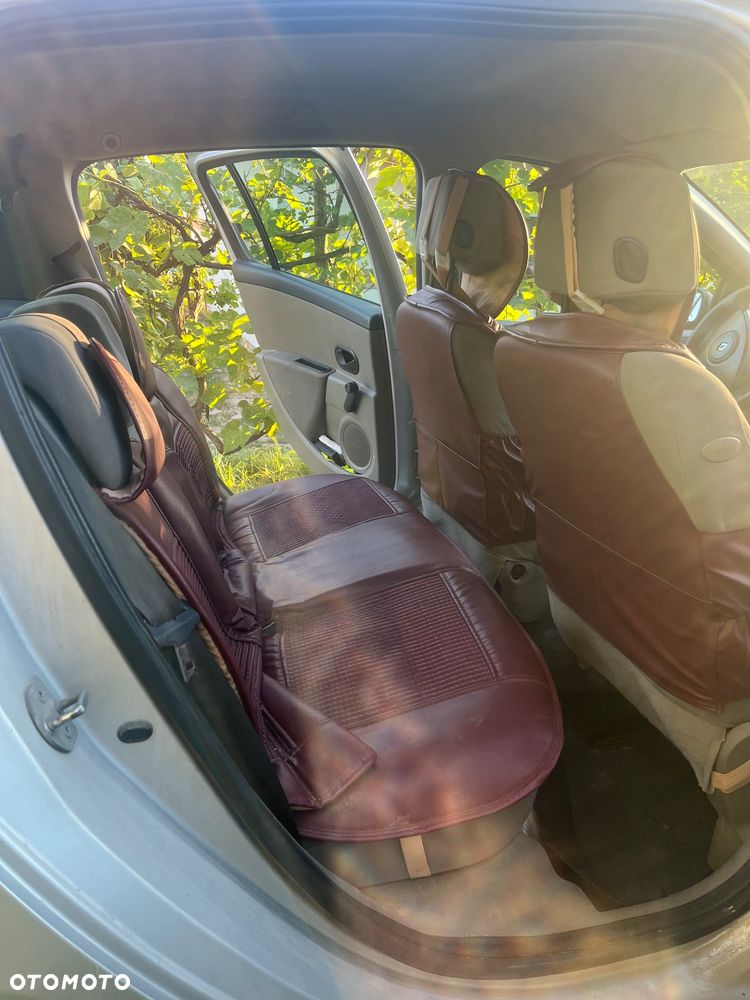 Renault Clio - 8