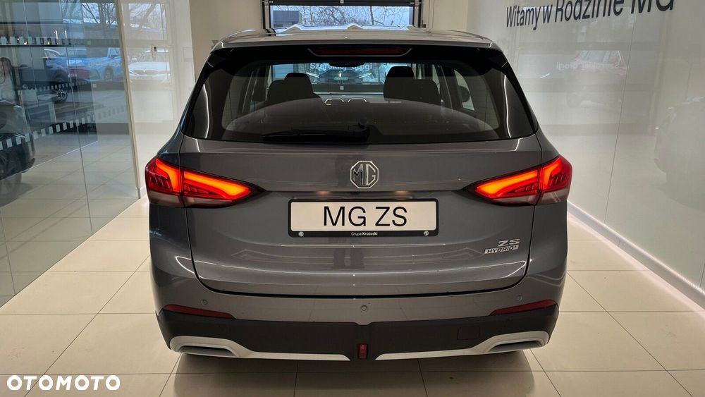 MG ZS Hybrid+ - 13