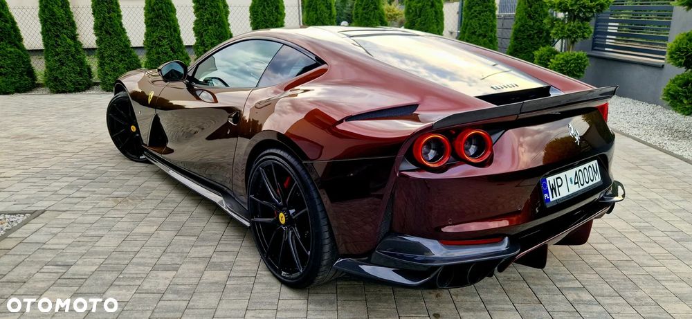 Ferrari 812 Superfast - 13
