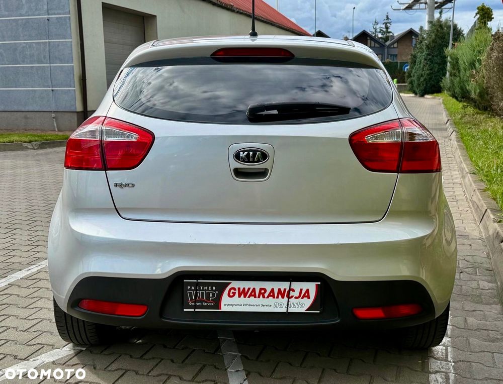 Kia Rio 1.4 Dream Team Edition - 13