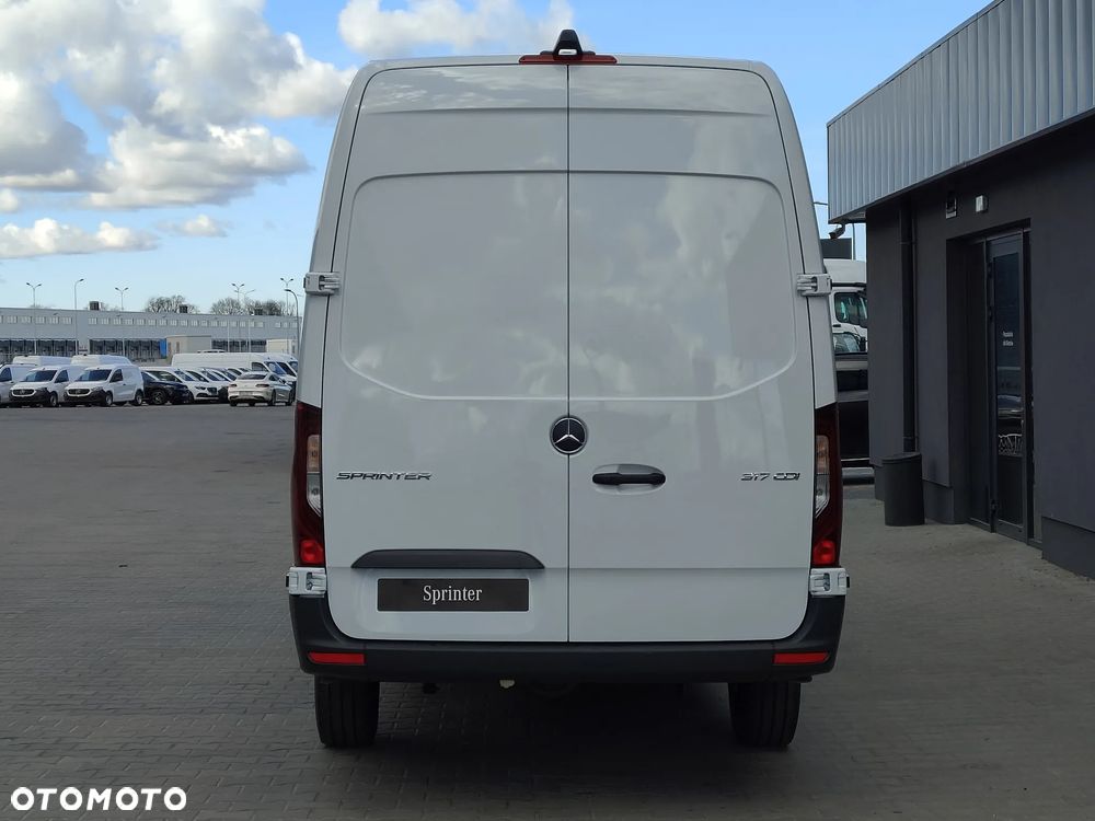 Mercedes-Benz Sprinter - 8