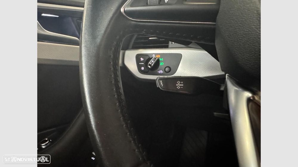 Audi A4 2.0 TDI Design S tronic - 24