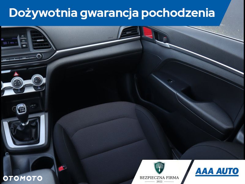 Hyundai Elantra - 9