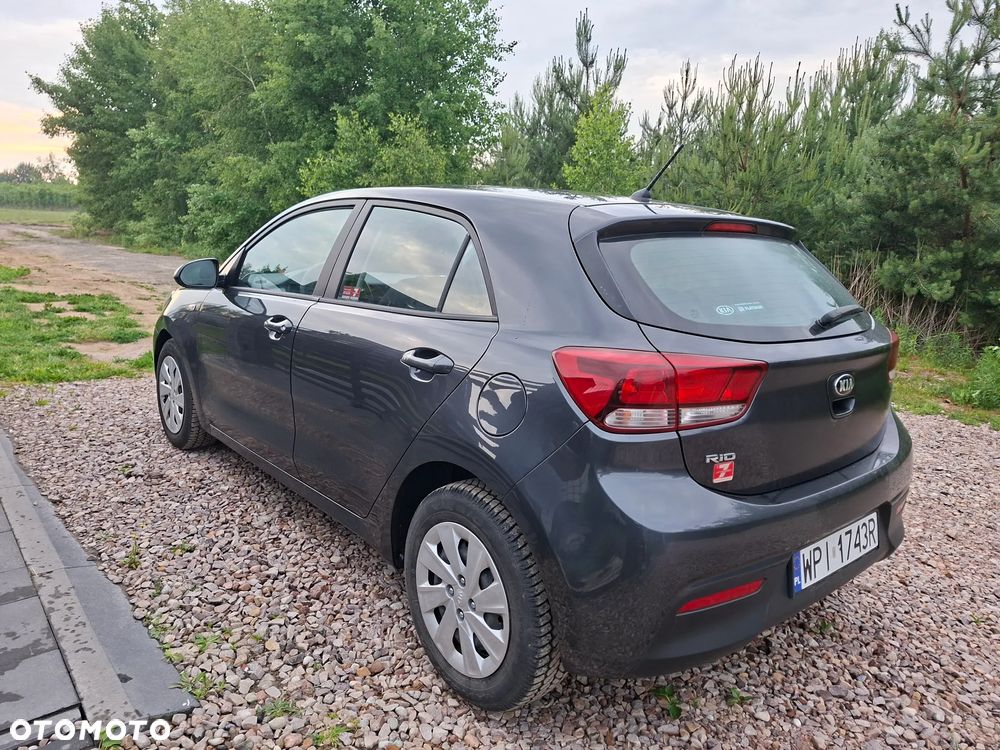 Kia Rio 1.2 M - 21