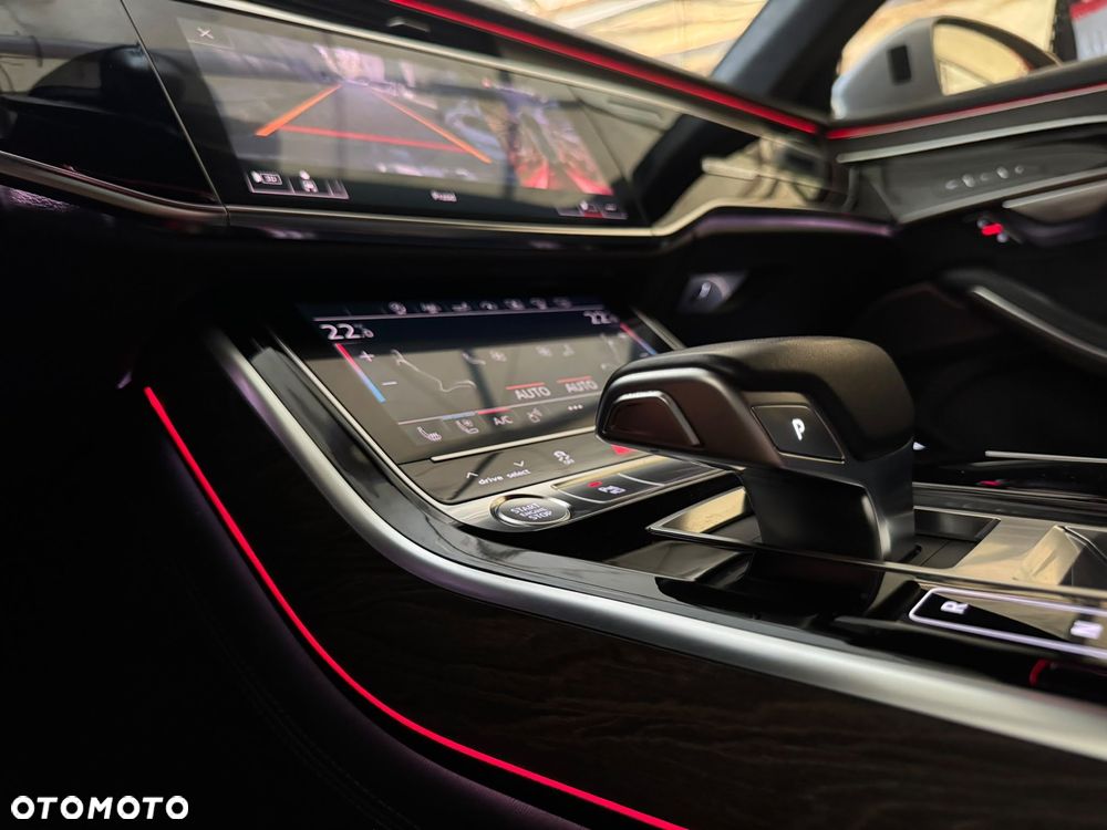 Audi A8 - 35