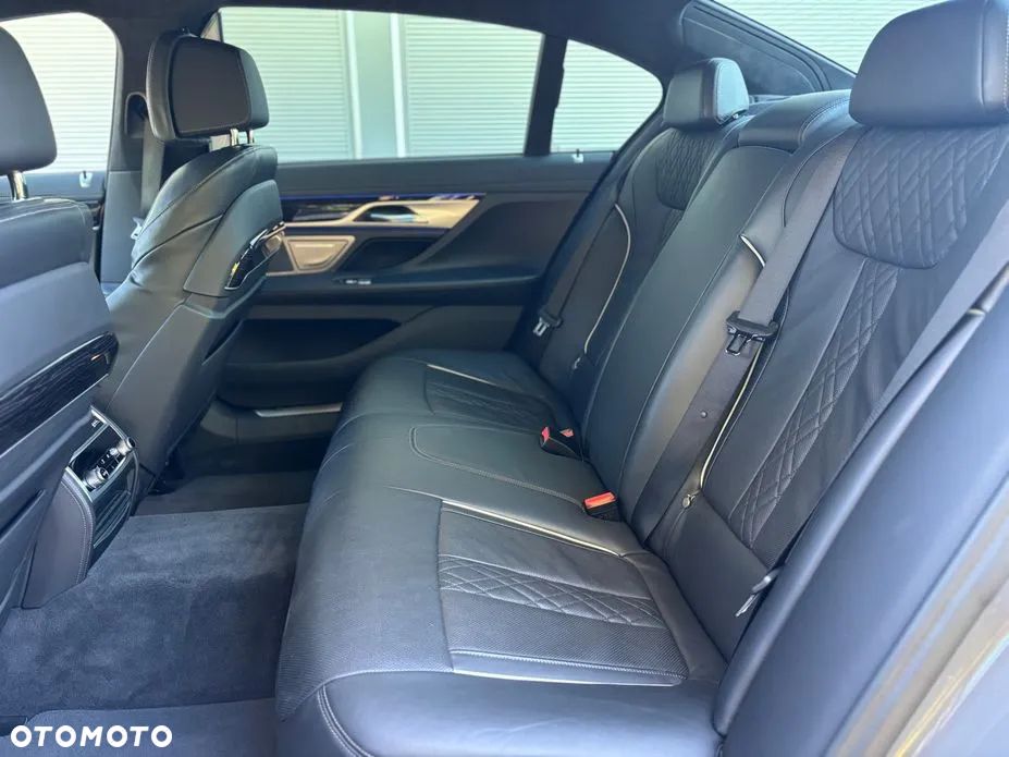 BMW Seria 7 740Li xDrive sport - 10