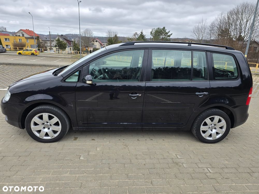 Volkswagen Touran - 2
