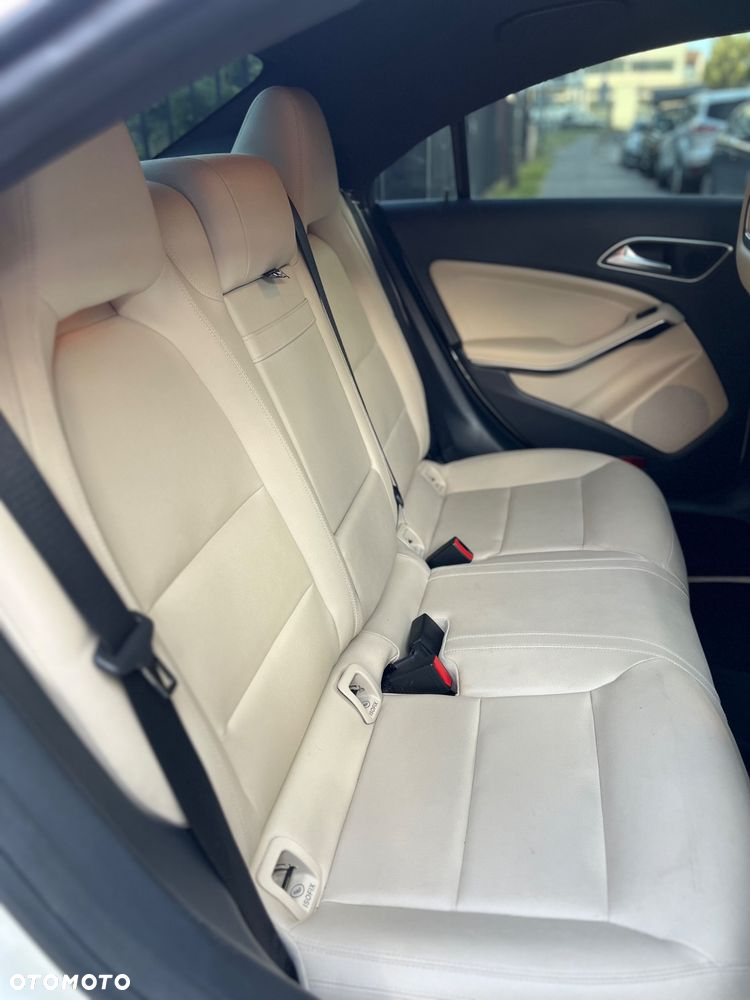Mercedes-Benz CLA 250 7G-DCT - 9
