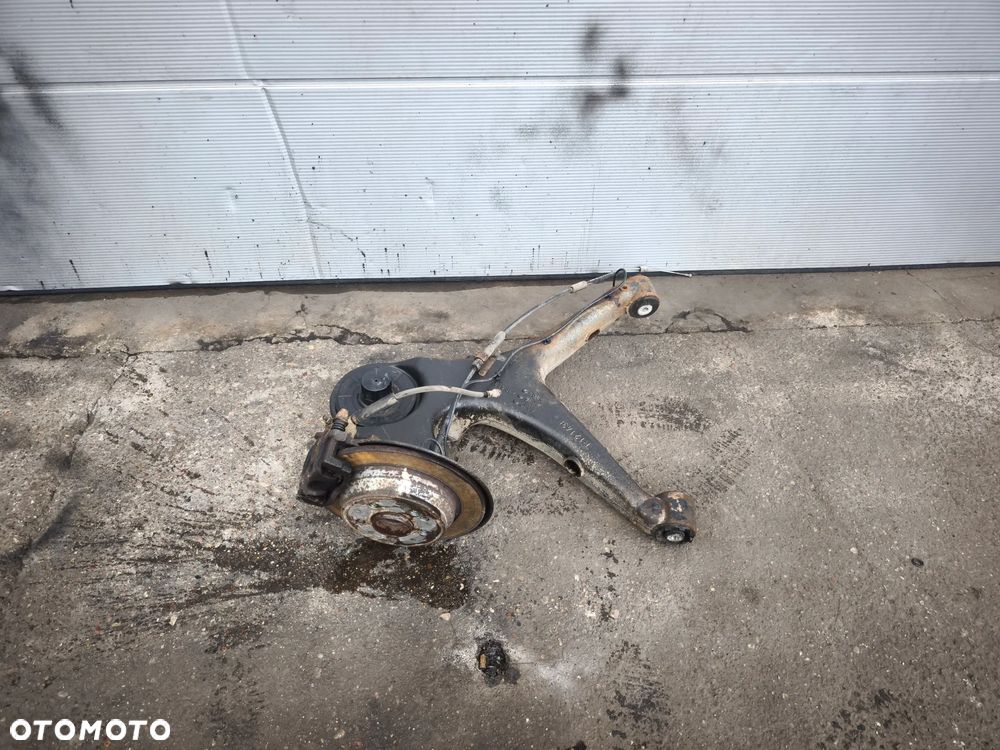 Wahacz tył prawy Mercedes Vito w639 Lift a6393522504 zacisk piasta - 1