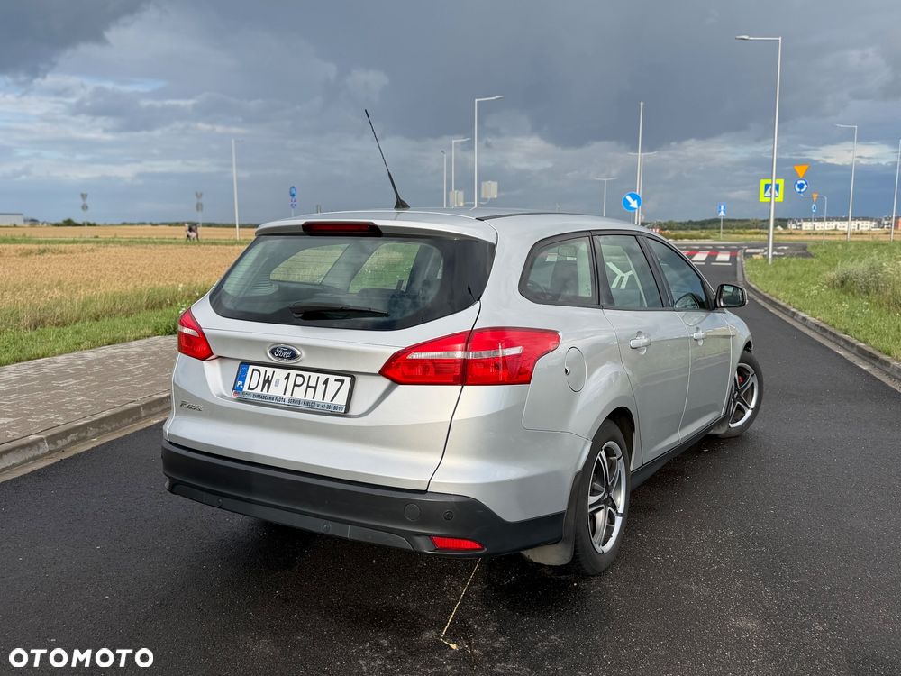 Ford Focus 1.5 TDCi SYNC Edition - 6