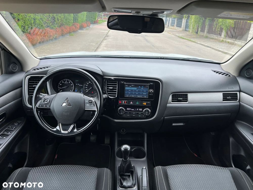 Mitsubishi Outlander - 17