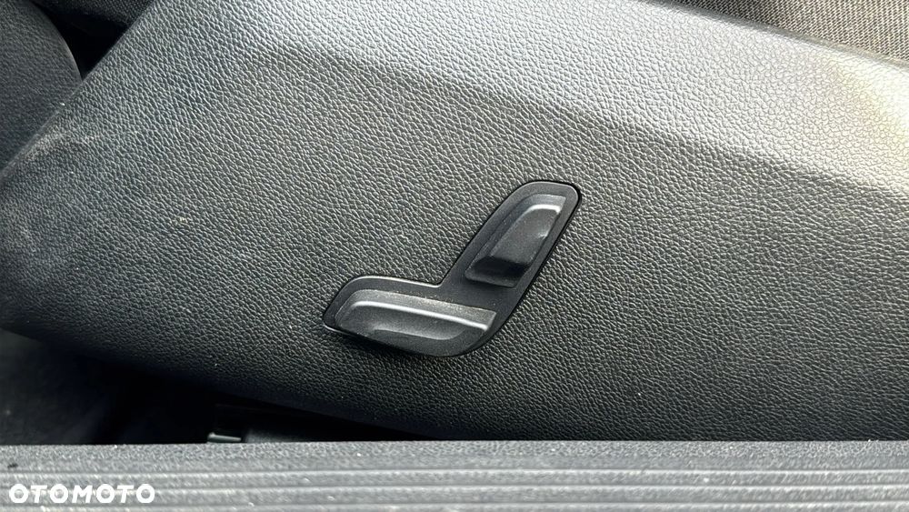 Mercedes-Benz Klasa E 300 T CDI DPF BlueEFFICIENCY 7G-TRONIC Avantgarde - 13