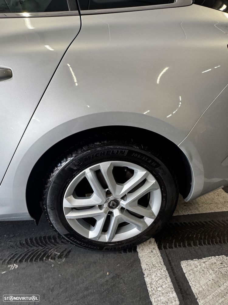 Renault Mégane 1.5 dCi Dynamique S EDC - 9