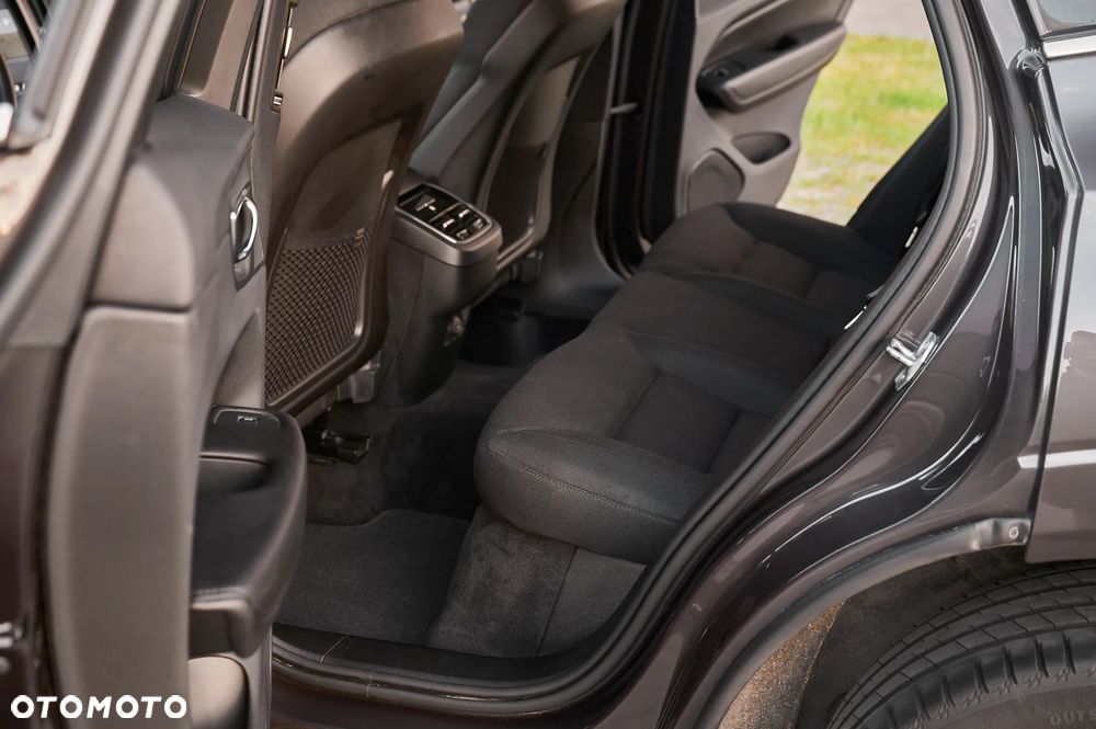 Volvo XC 60 B4 D Geartronic Momentum Pro - 20