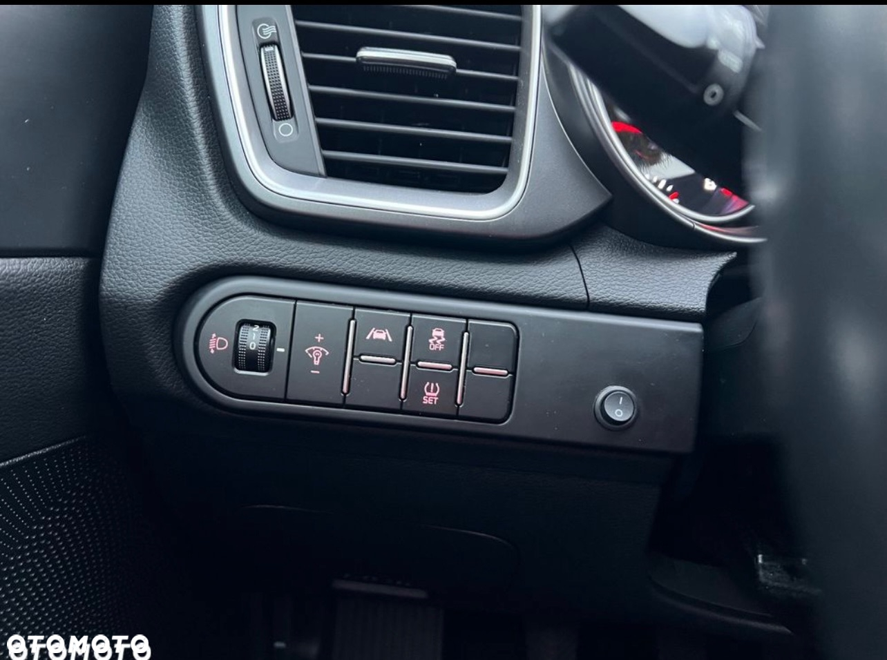 Kia Ceed 1.5 T-GDI L - 24