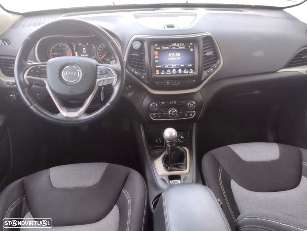 Jeep Cherokee 2.0 MJD Longitude - 23