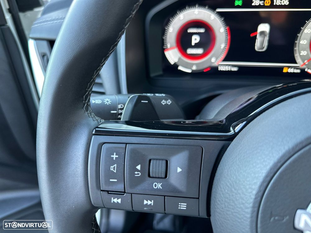 Nissan Qashqai 1.3 DIG-T N-Connecta Xtronic - 40