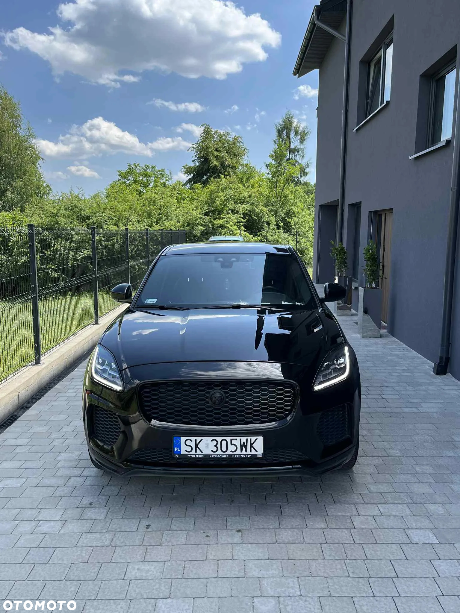 Jaguar E-Pace 2.0 i4P AWD R-Dynamic - 2