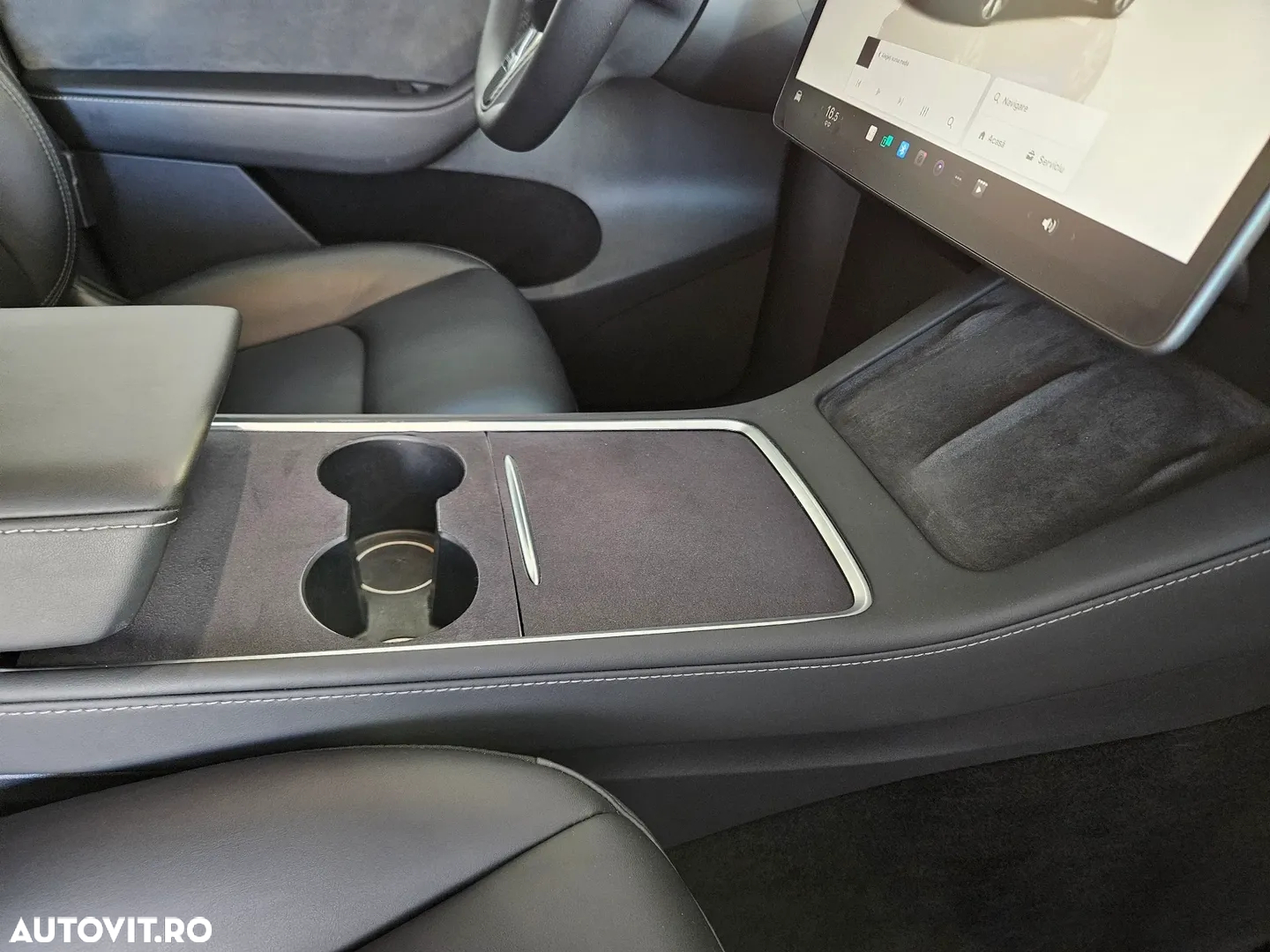 Tesla Model Y AWD Performance - 11