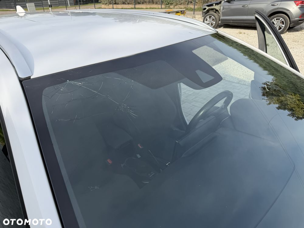 Toyota Corolla 1.8 Hybrid Comfort - 33