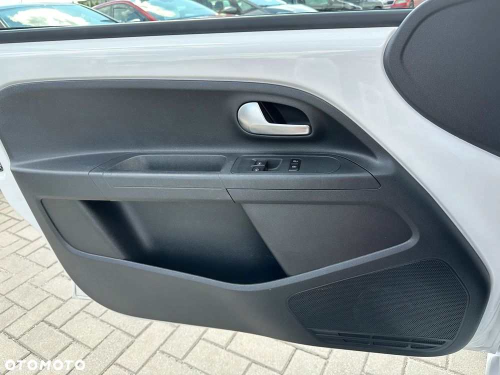 Volkswagen up! - 17