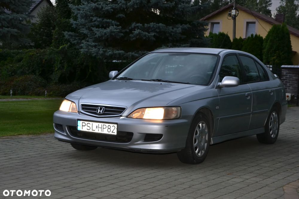 Honda Accord 1.8i LS - 4