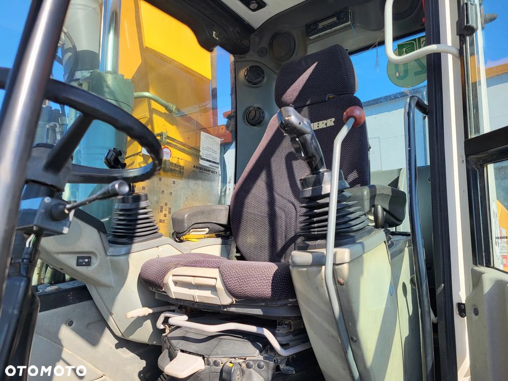 Liebherr A918 Compact / z Niemiec / - 9