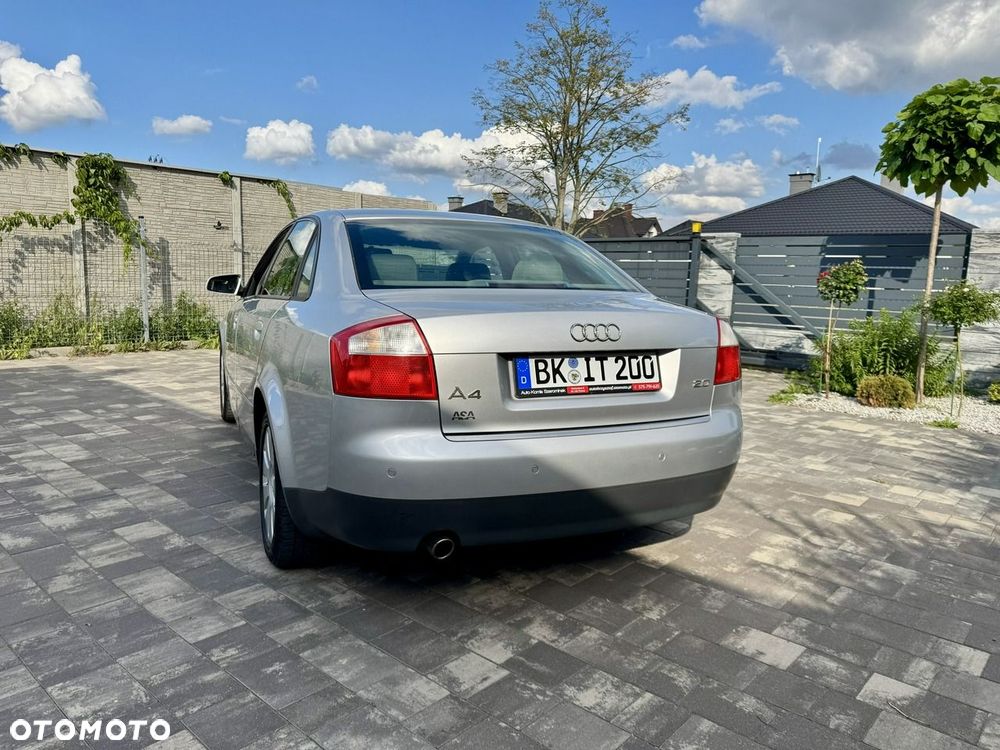 Audi A4 Limousine - 15