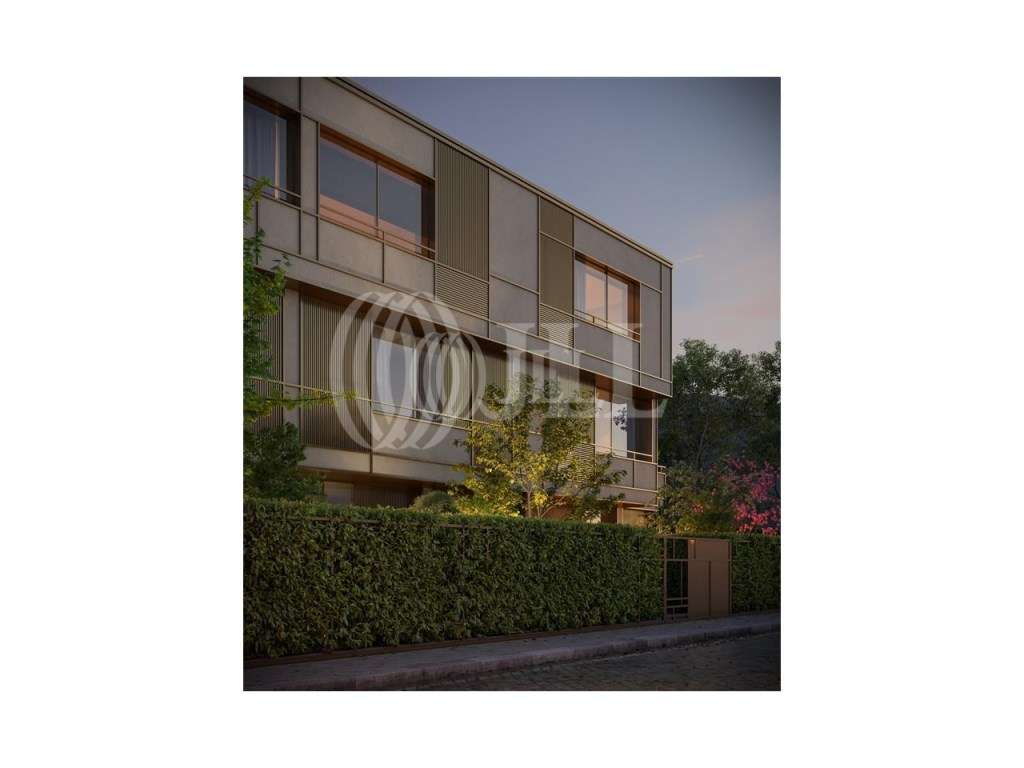 Apartamento T4 duplex, com garagem e jardim, no Porto - Grande imagem: 4/8
