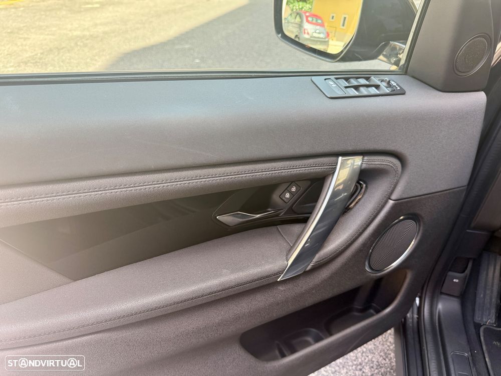 Land Rover Discovery Sport P300e - 14
