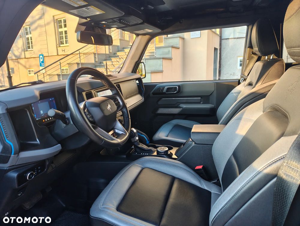 Ford Bronco - 4