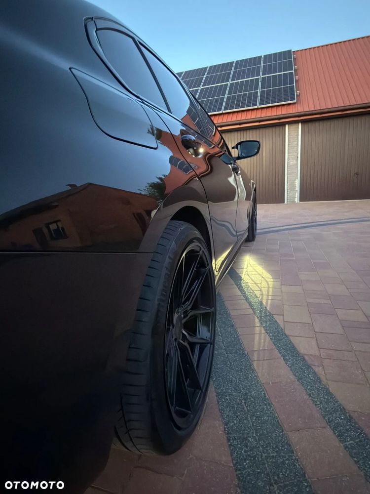 BMW Seria 3 330i xDrive - 9
