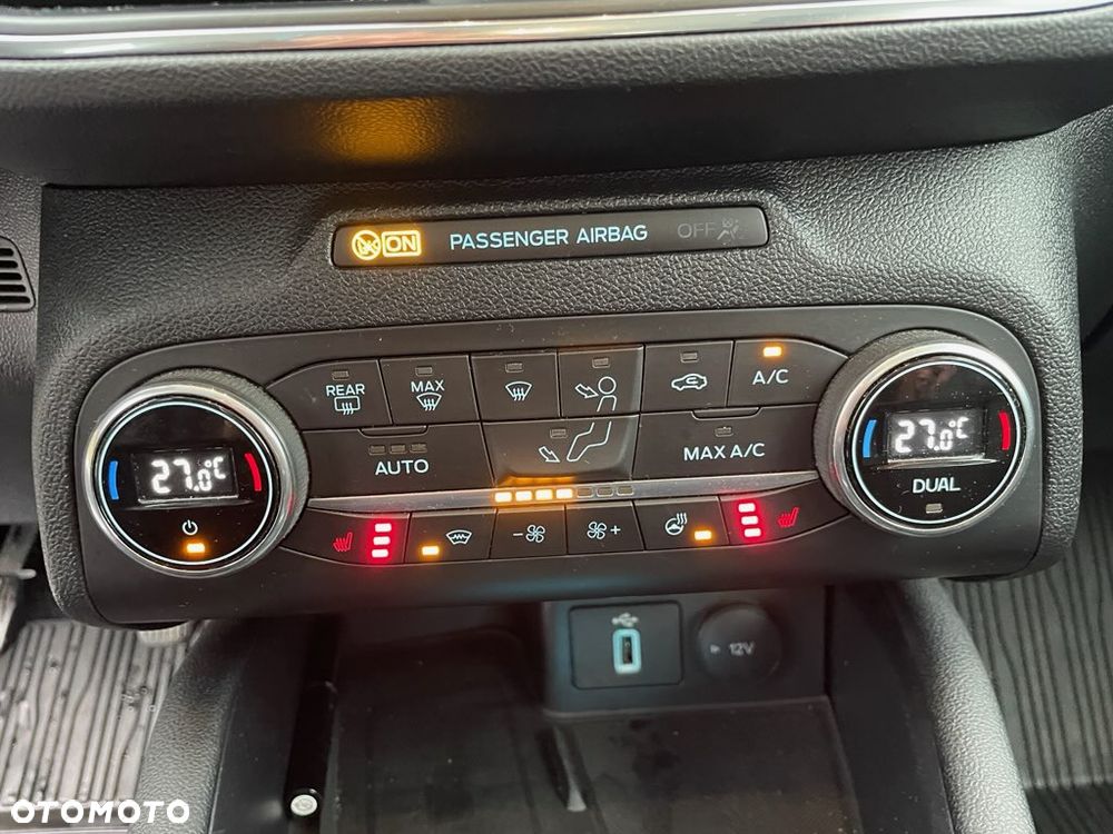 Ford Focus 2.0 EcoBlue Titanium - 29